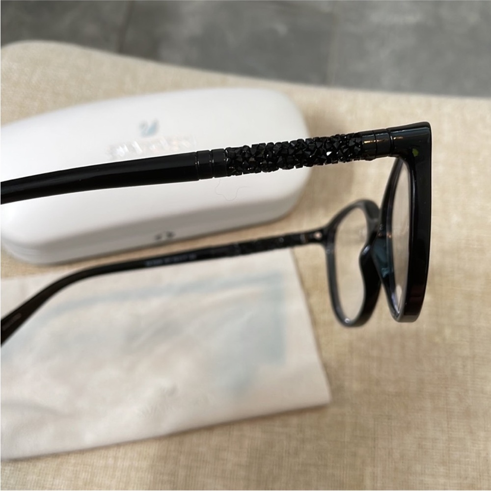 Swarovski SK 5258 Black Eyeglasses with Case and Cleaning Cloth - Picture 3 of 5
